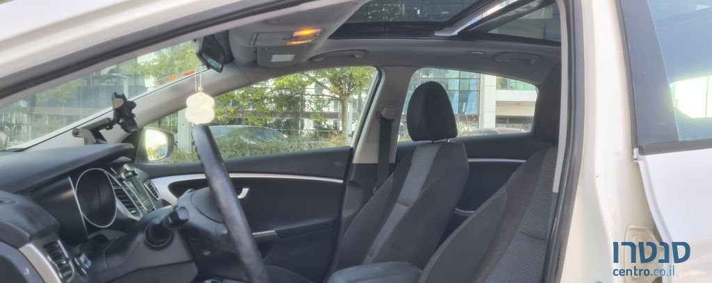 2013' Hyundai i30 יונדאי photo #3