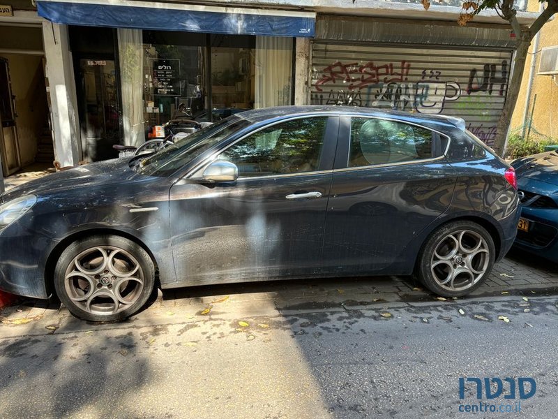 2017' Alfa Romeo Giulietta אלפא רומיאו ג'ולייטה photo #3