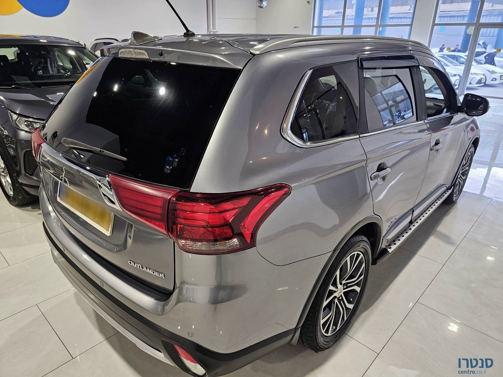 2016' Mitsubishi Outlander photo #4