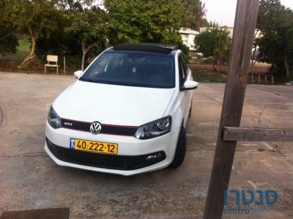 2013' Volkswagen Polo photo #2