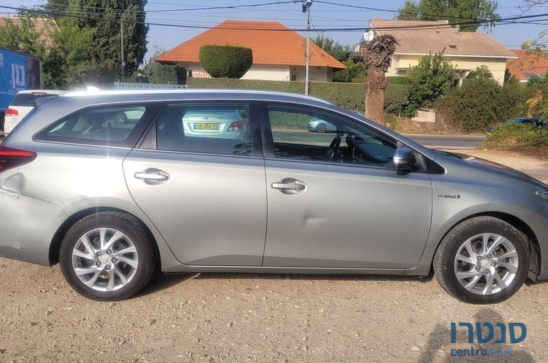 2016' Toyota Auris טויוטה אוריס photo #4