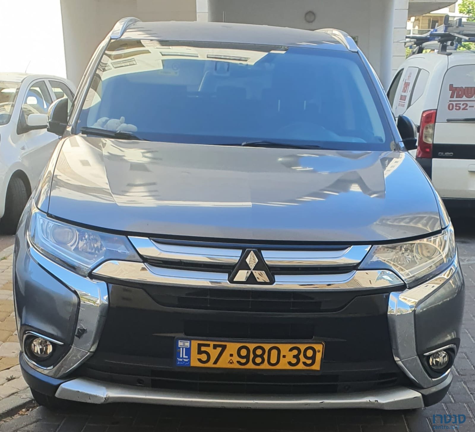 2016' Mitsubishi Outlander Intense photo #3