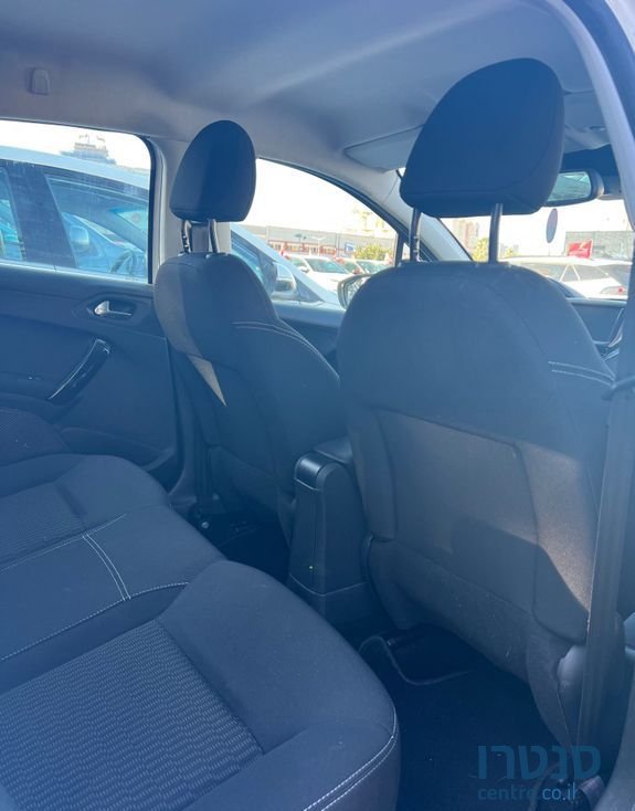 2020' Peugeot 208 פיג'ו photo #1