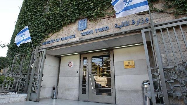 רגע לפני 2026: האוצר עוד לא החליט על גובה המס לרכבים חשמליים