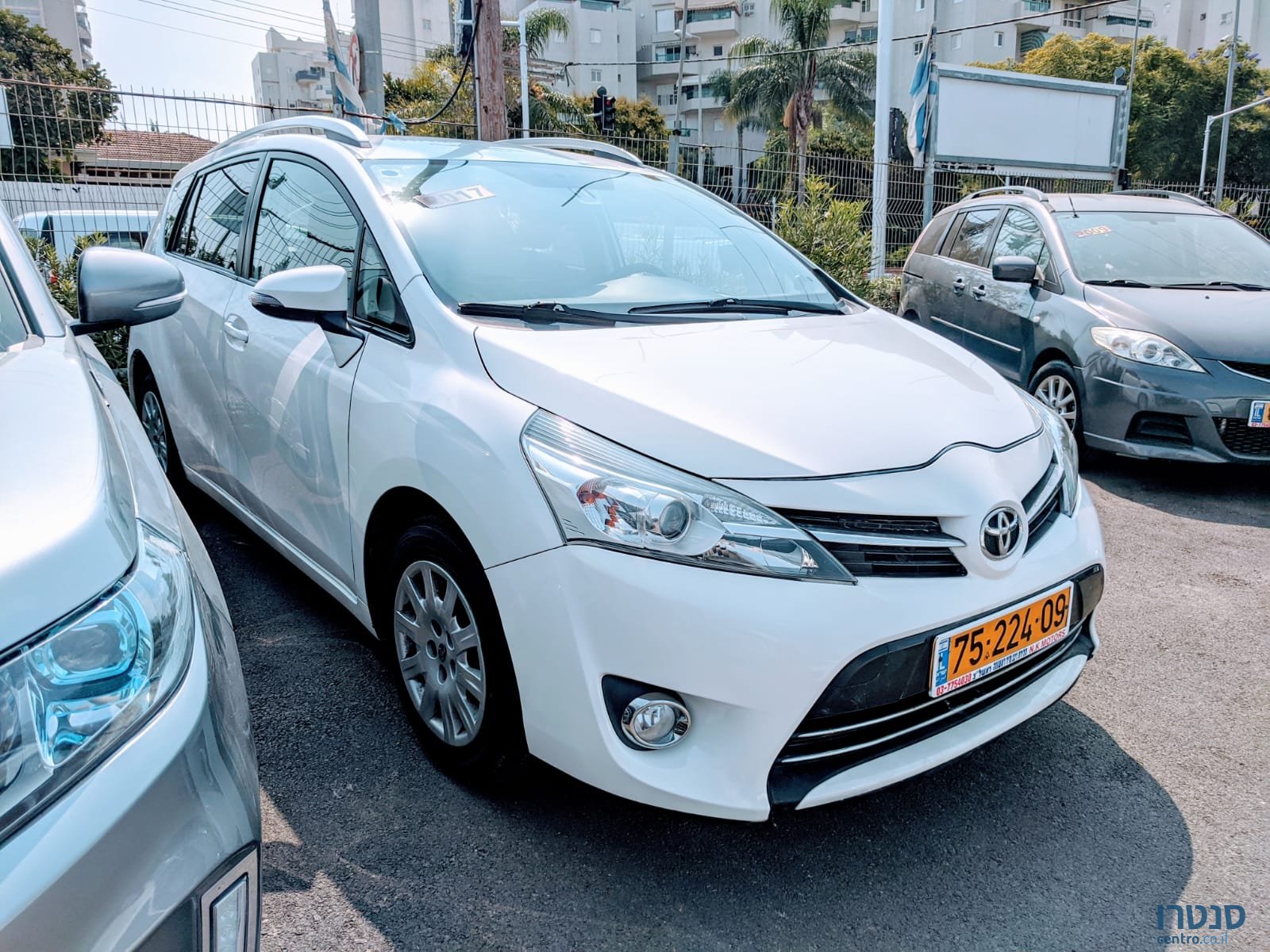 2017' Toyota Verso photo #1