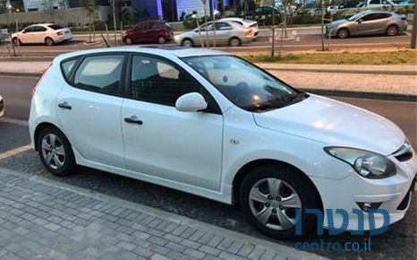 2011' Hyundai I30 i30 יונדאי photo #2