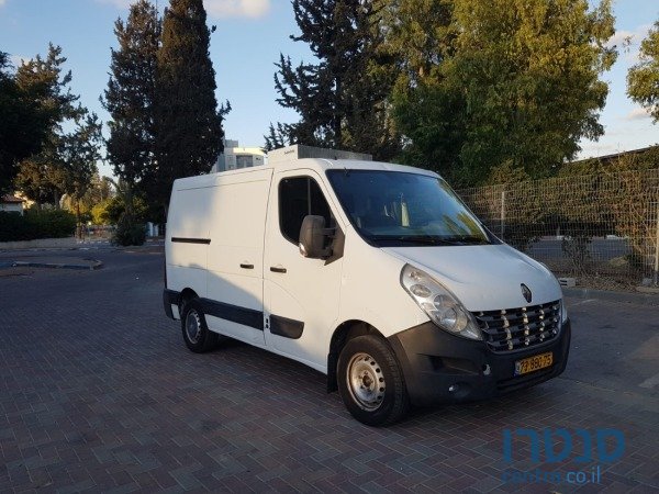 2011' Renault photo #1