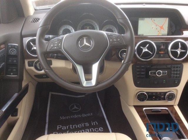 2015' Mercedes-Benz GLK 350 4 Matic photo #3