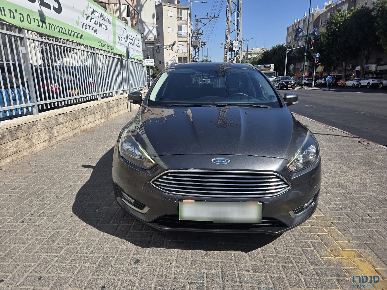 2017' Ford Focus photo #3