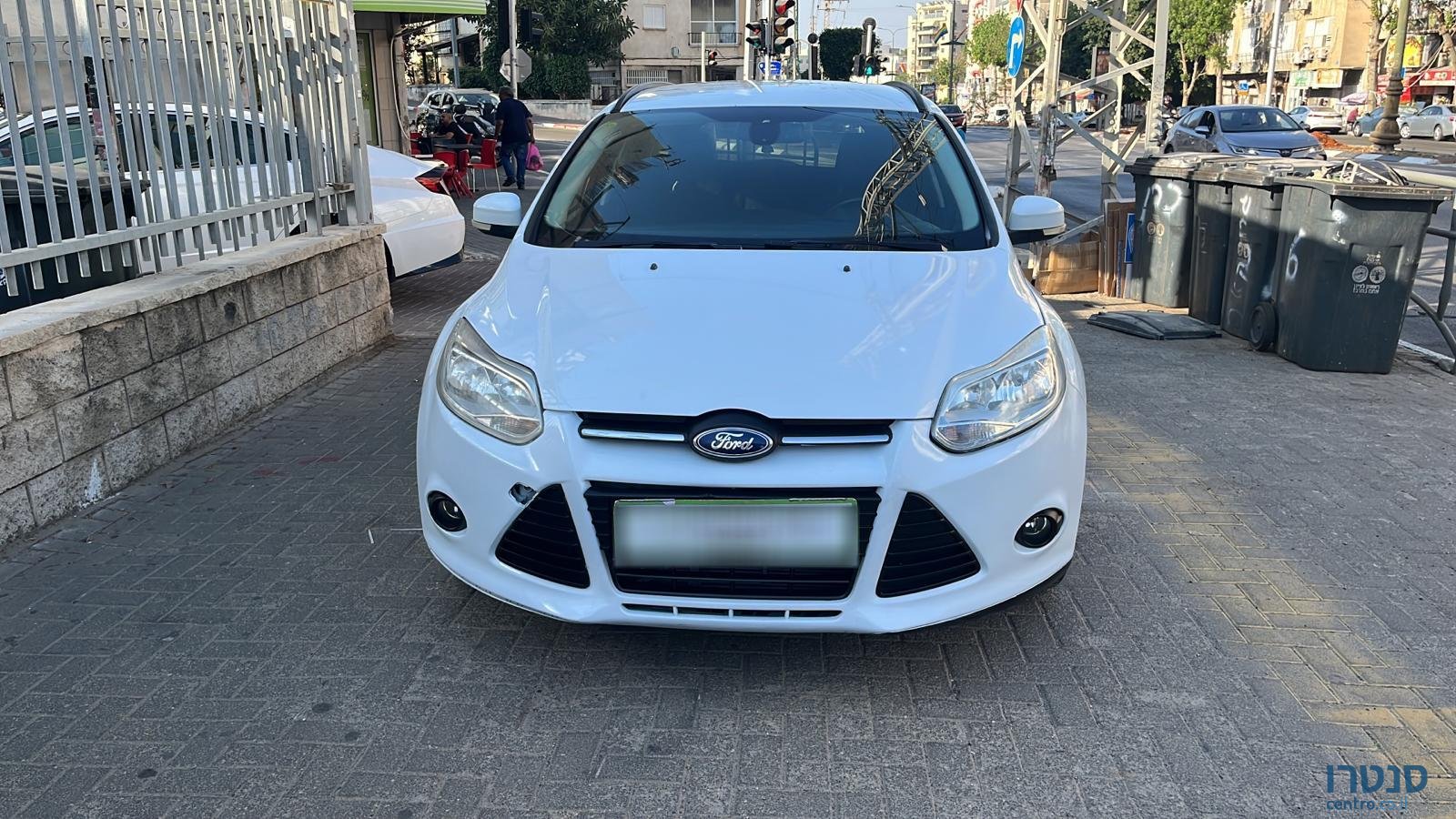 2014' Ford Focus photo #3