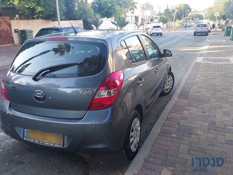 2012' Hyundai i20 יונדאי photo #3