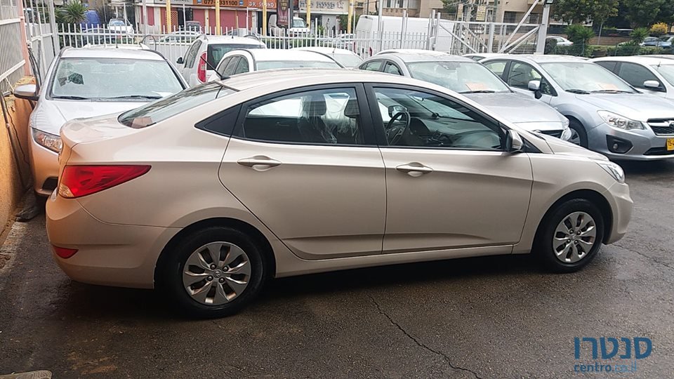 2016' Hyundai i25 photo #2