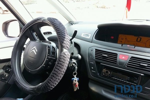 2009' Citroen Grand C4 Picasso photo #5