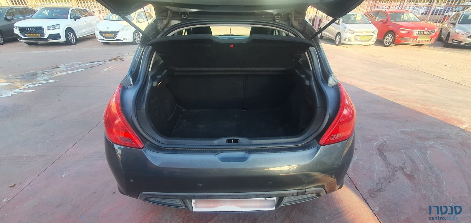 2012' Peugeot 308 photo #2