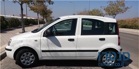 2011' Fiat Panda photo #2