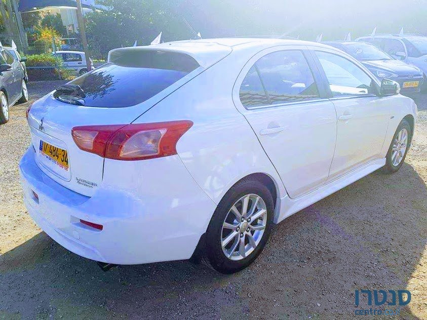 2015' Mitsubishi Lancer X Sportback photo #2