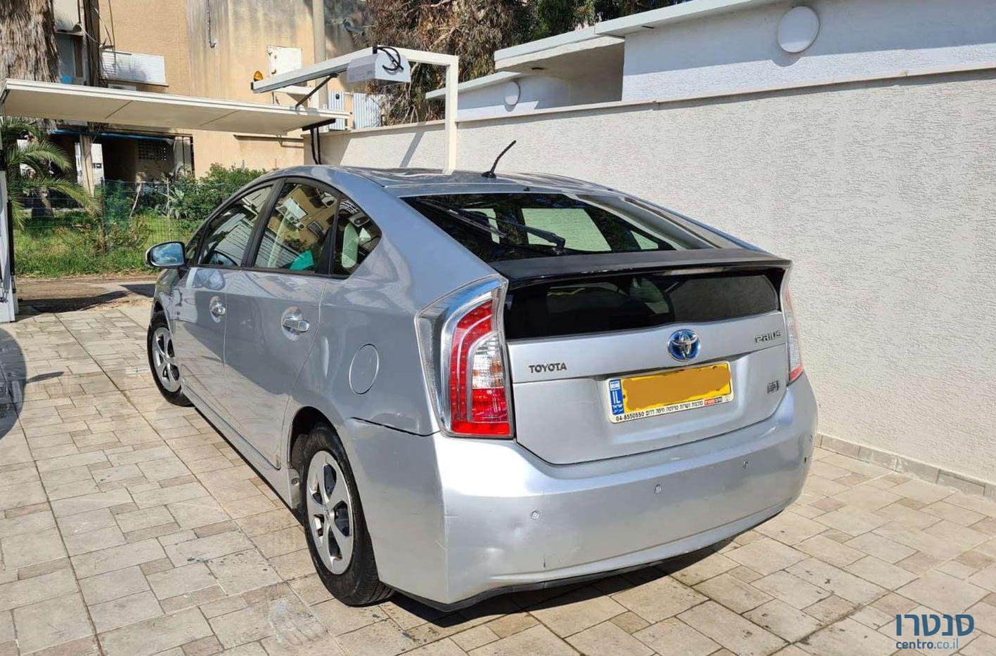2012' Toyota Prius טויוטה פריוס photo #1