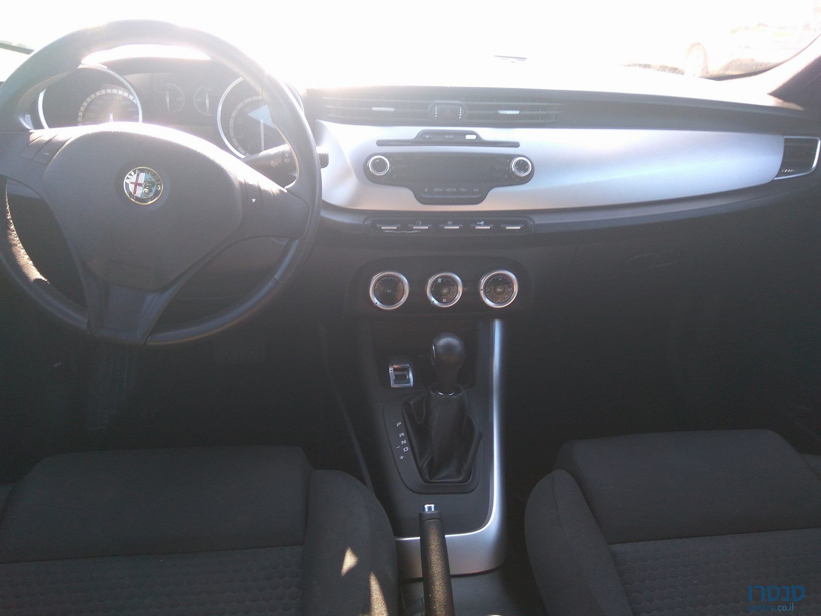 2014' Alfa Romeo Giulietta photo #1