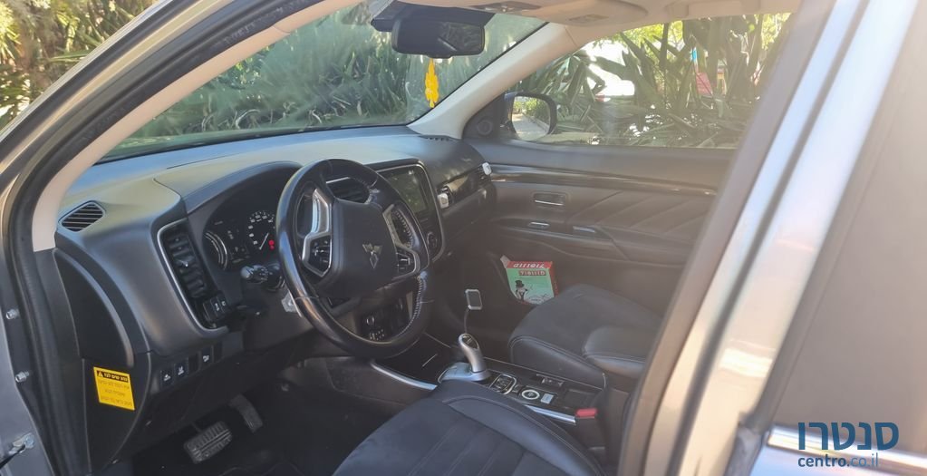 2018' Mitsubishi Outlander מיצובישי אאוטלנדר photo #2