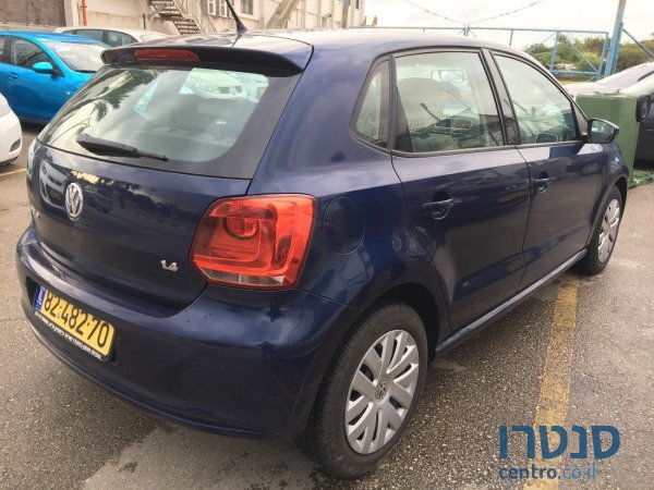 2010' Volkswagen Polo photo #2