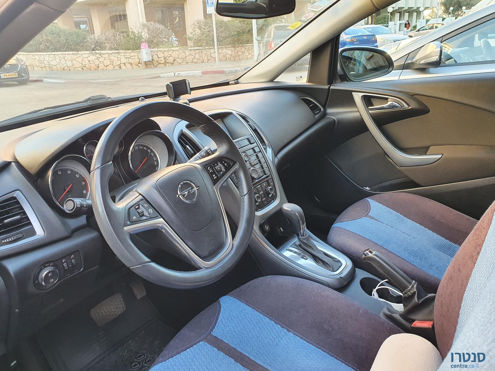 2016' Opel Astra J turbo photo #3