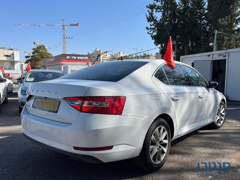 2021' Skoda Superb סקודה סופרב photo #4