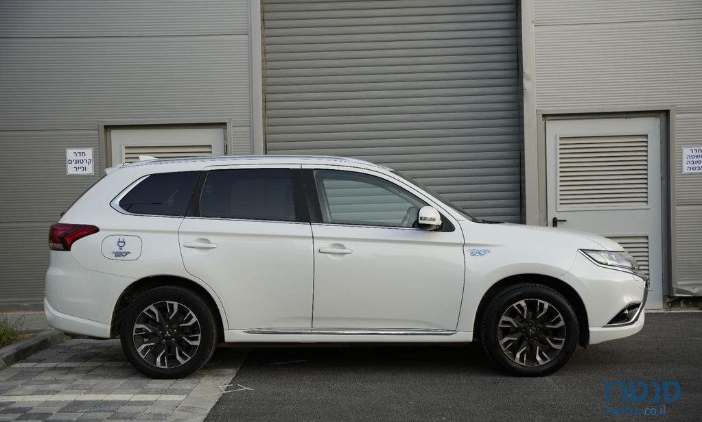 2019' Mitsubishi Outlander מיצובישי אאוטלנדר photo #3