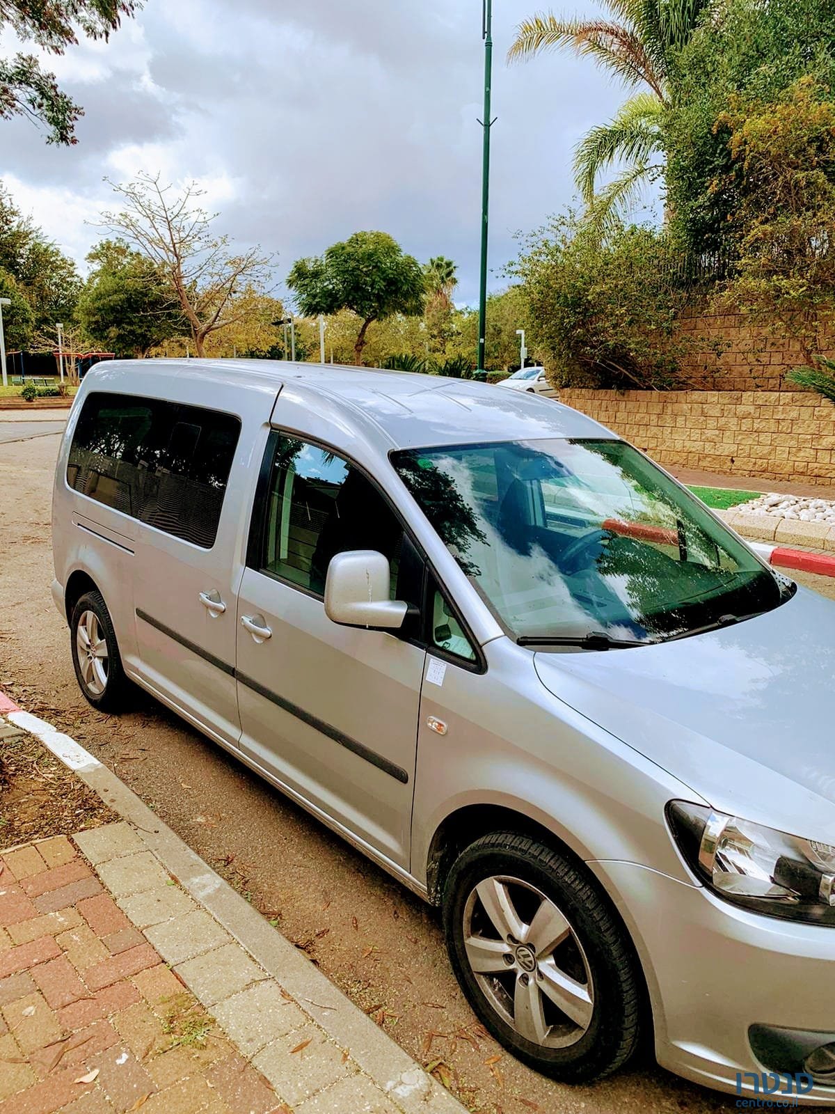 2014' Volkswagen Caddy Maxi Comfortline photo #2