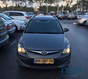 2011' Hyundai I30 photo #2