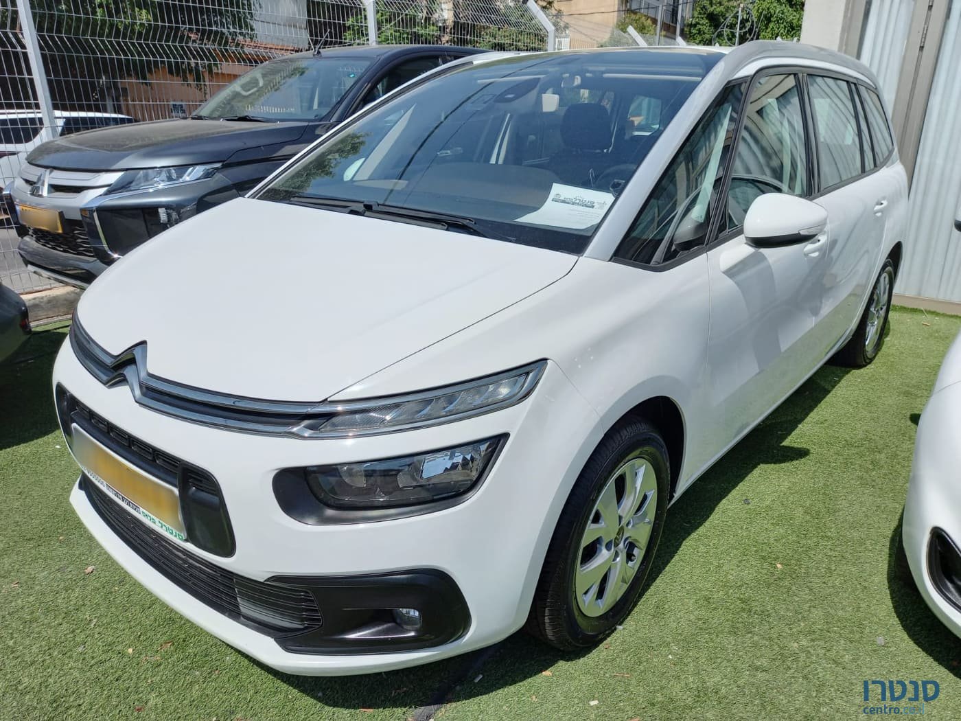 2017' Citroen C4 Picasso photo #1