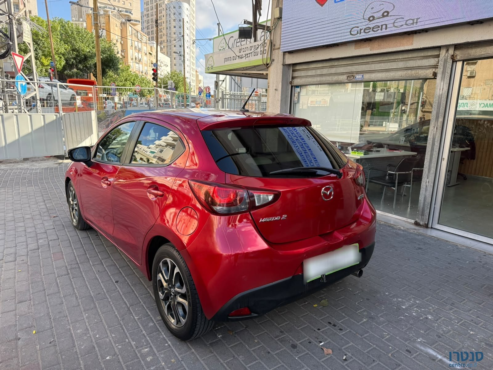 2015' Mazda 2 photo #4