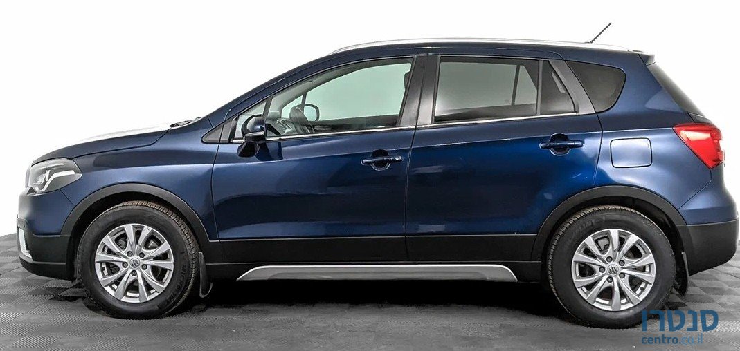 2018' Suzuki SX4 photo #4
