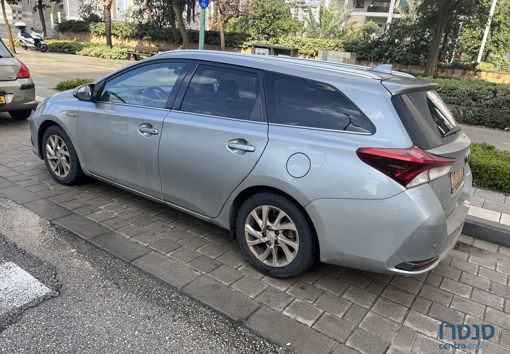 2016' Toyota Auris טויוטה אוריס photo #2