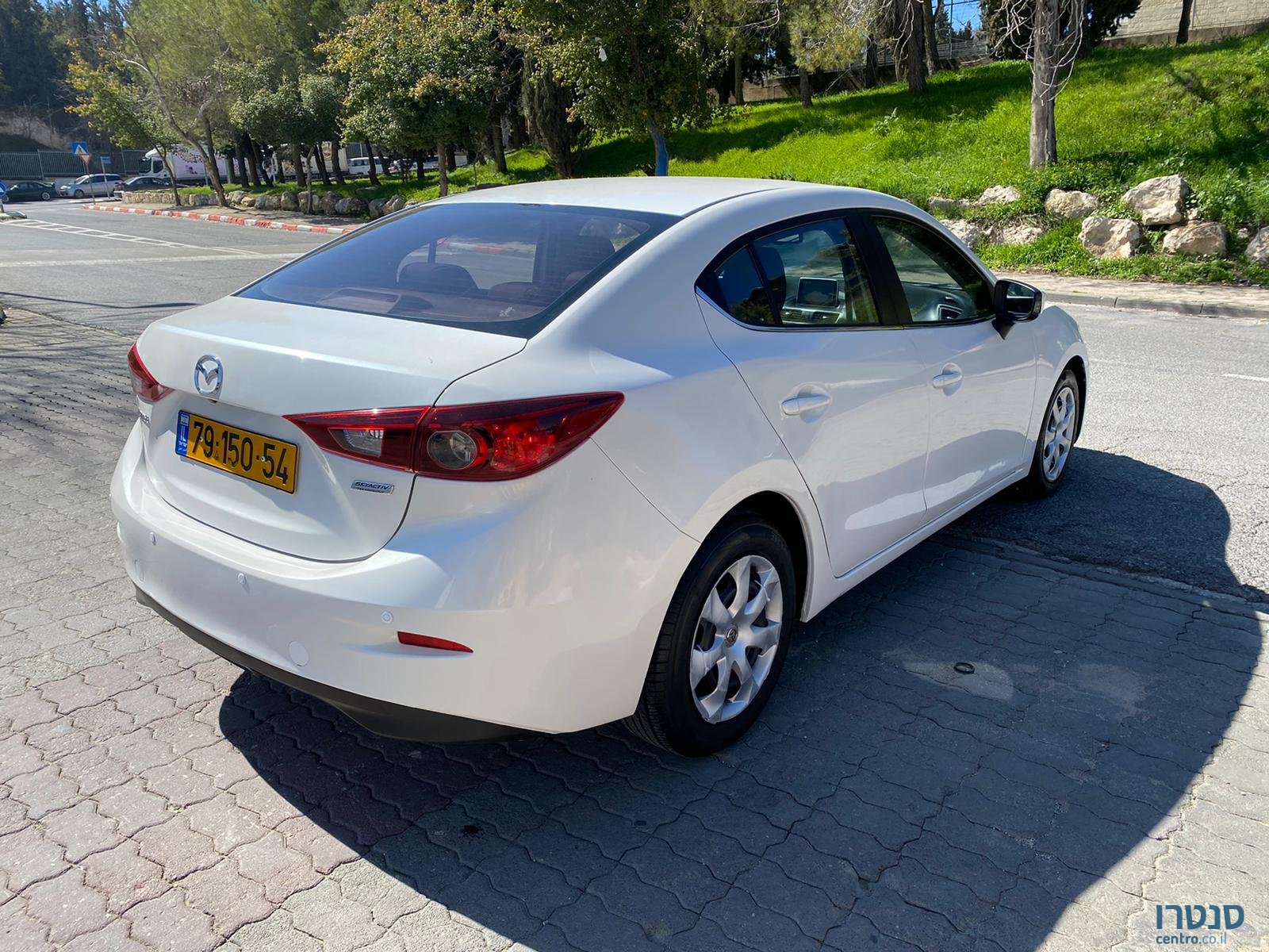 2015' Mazda 3 photo #2