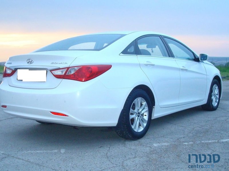 2011' Hyundai Sonata photo #4