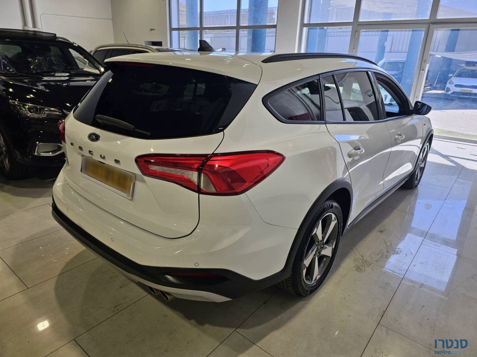 2022' Ford Focus photo #3