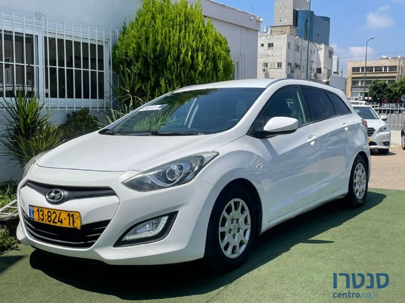 2013' Hyundai i30 photo #2