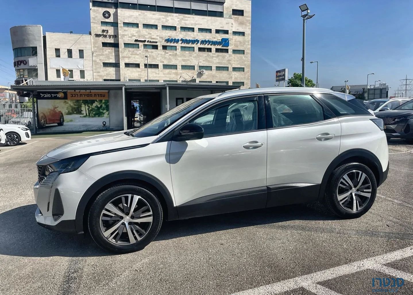 2022' Peugeot 3008 פיג'ו photo #2