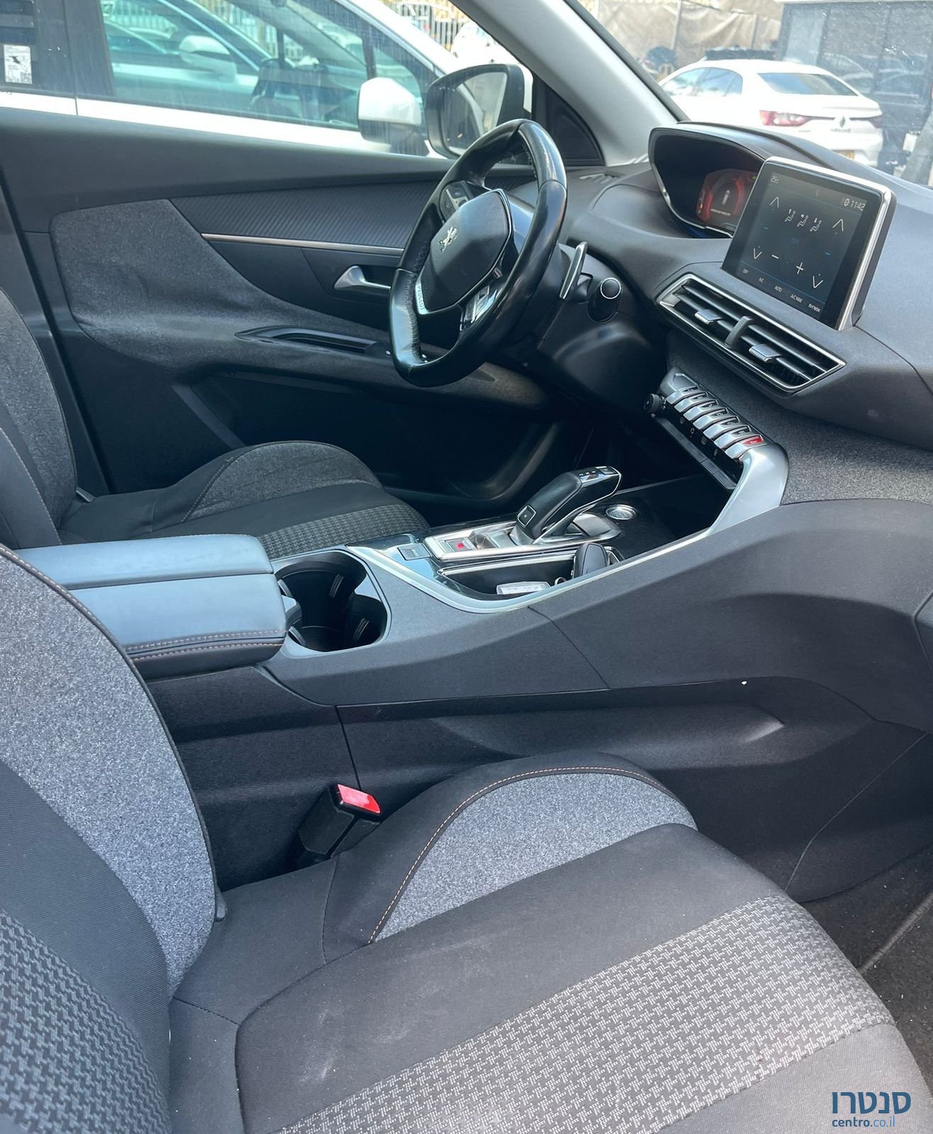 2019' Peugeot 3008 פיג'ו photo #5