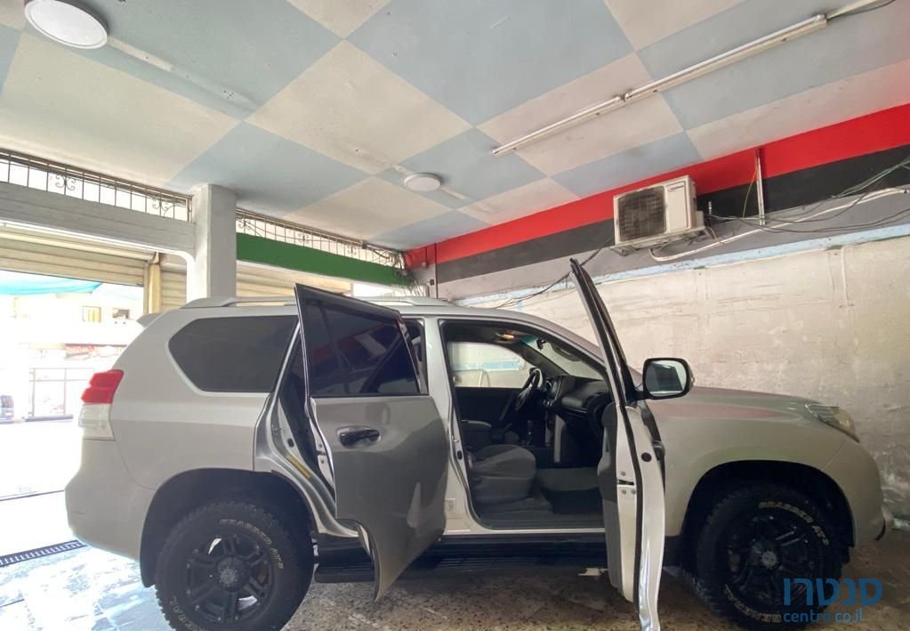 2011' Toyota Land Cruiser טויוטה לנד קרוזר photo #4