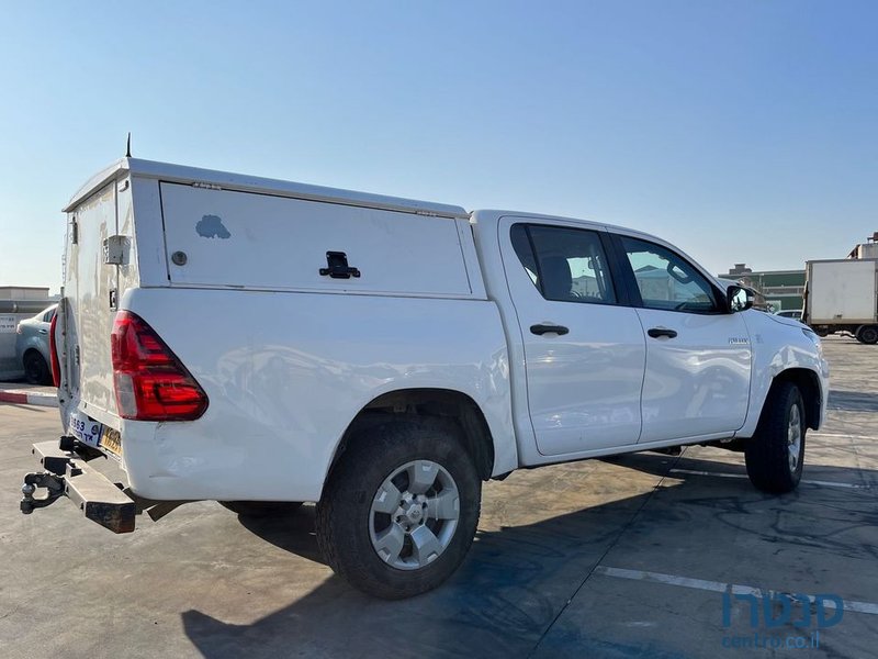 2017' Toyota Hilux טויוטה היילקס photo #3