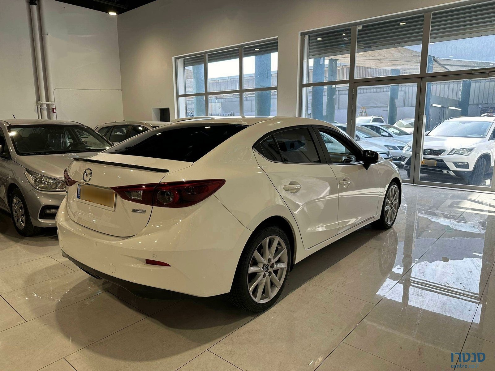 2017' Mazda 3 photo #3