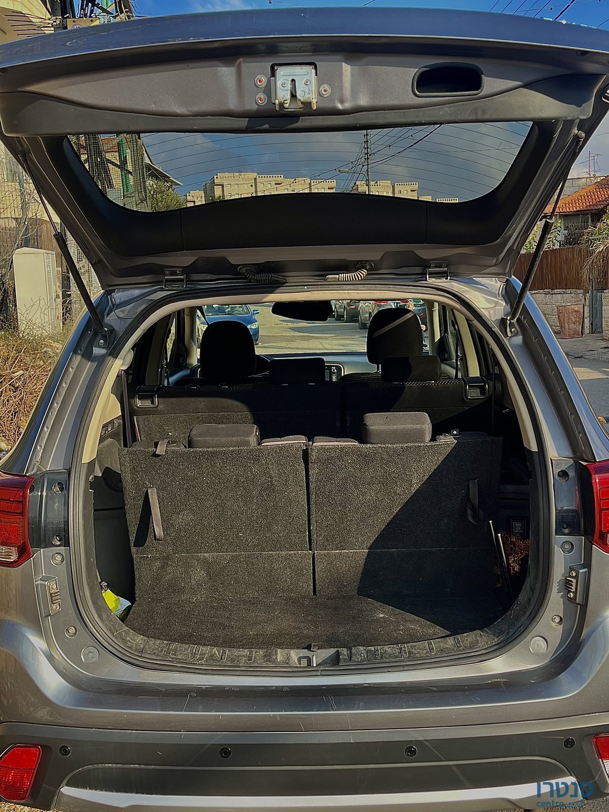 2017' Mitsubishi Outlander photo #1