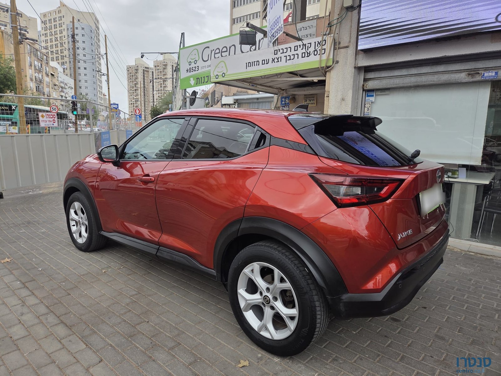 2021' Nissan Juke photo #4