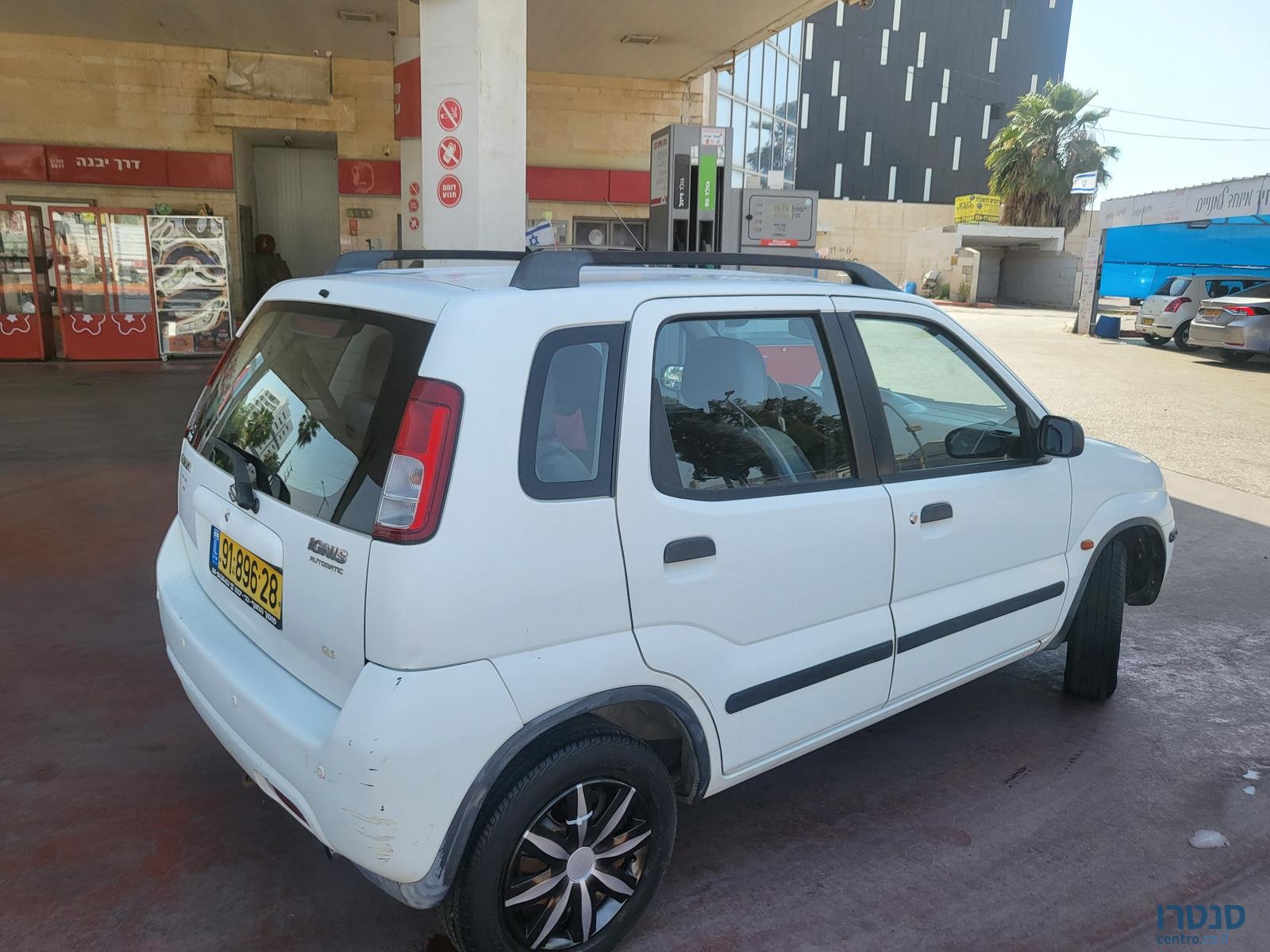 2005' Suzuki Ignis photo #1