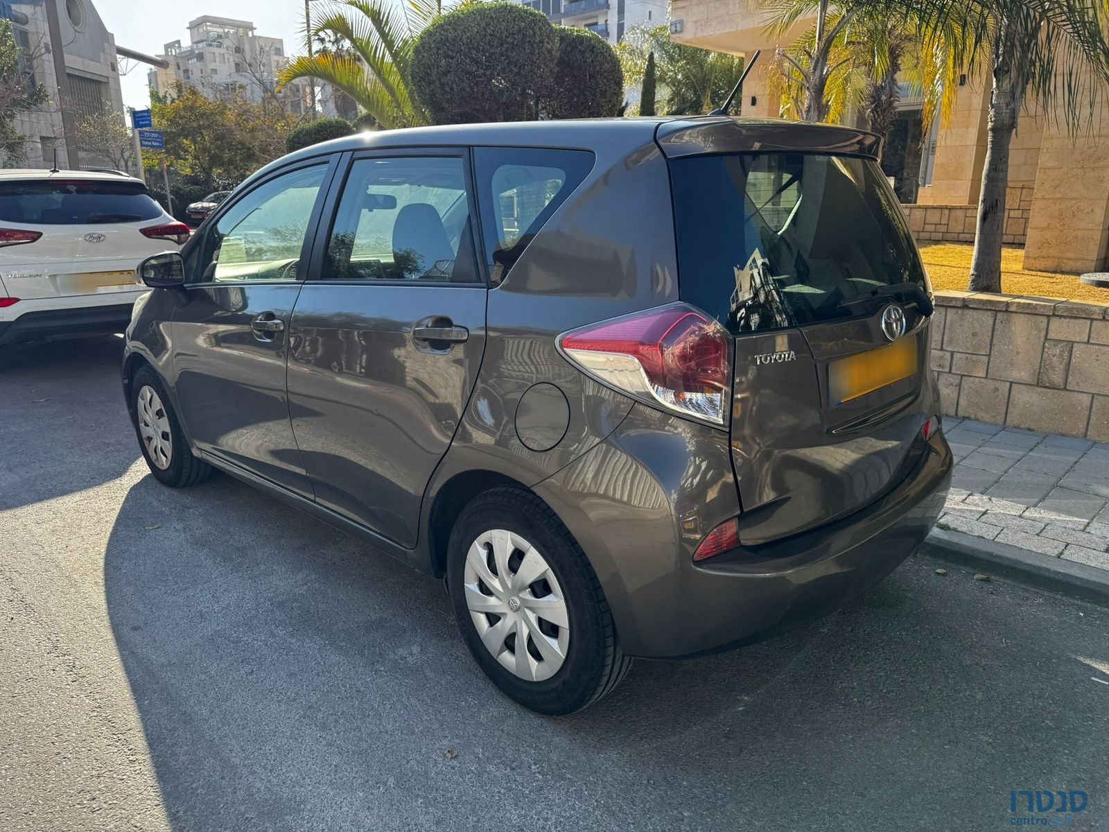 2015' Toyota Verso S יאריס ורסו photo #2