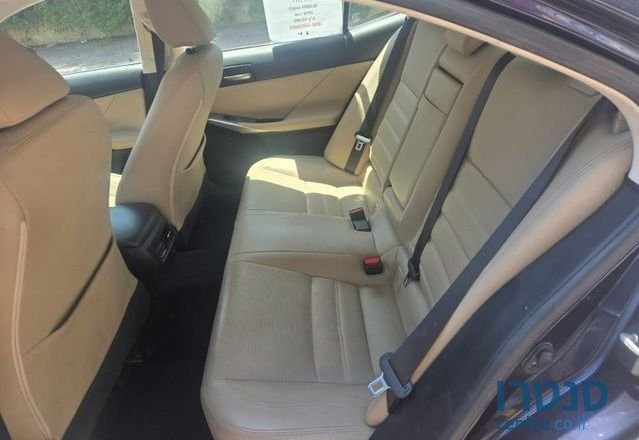 2018' Lexus Is300H לקסוס photo #2