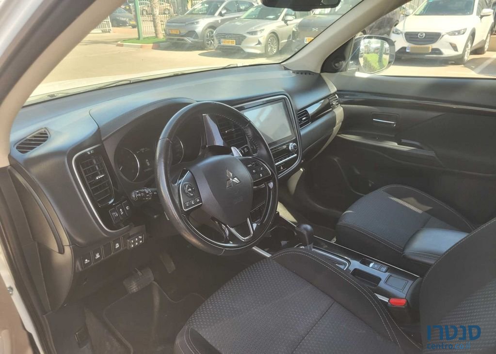 2021' Mitsubishi Outlander מיצובישי אאוטלנדר photo #6