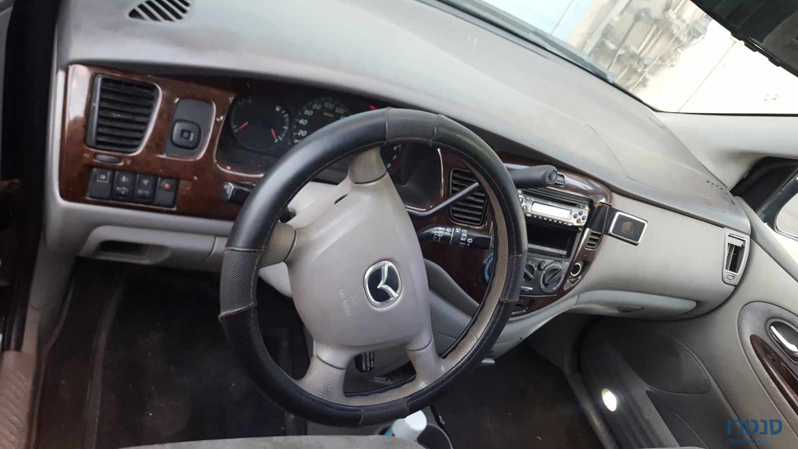 2002' Mazda MPV photo #4