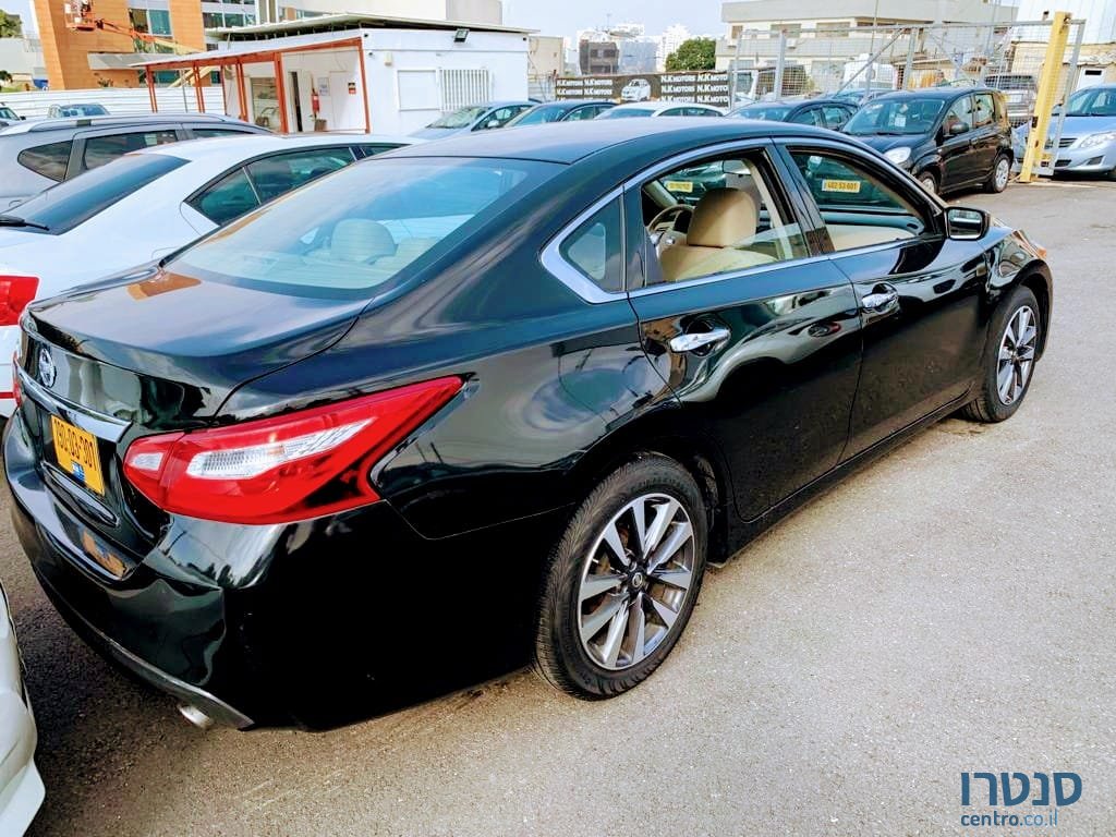 2018' Nissan Altima photo #2